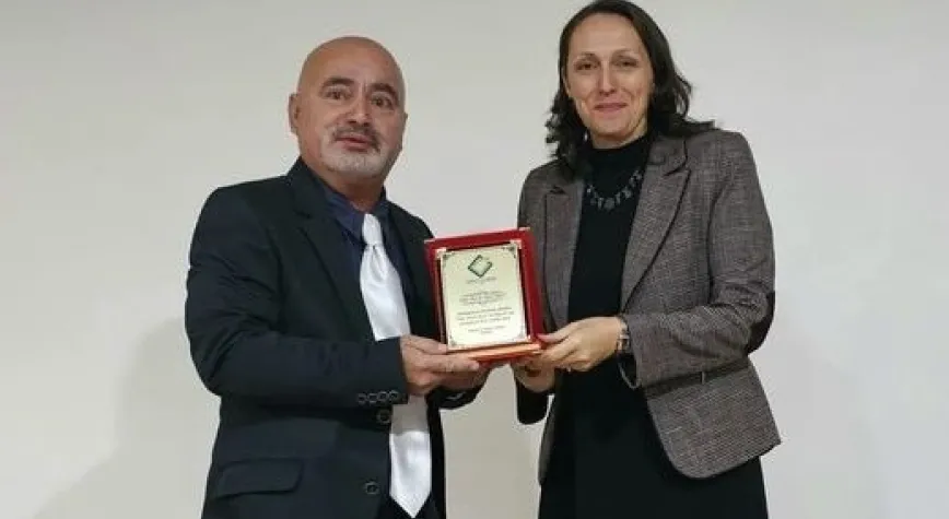 Prof. Dr.  Sedat Cereci'ye VYYÜ'den Ödül