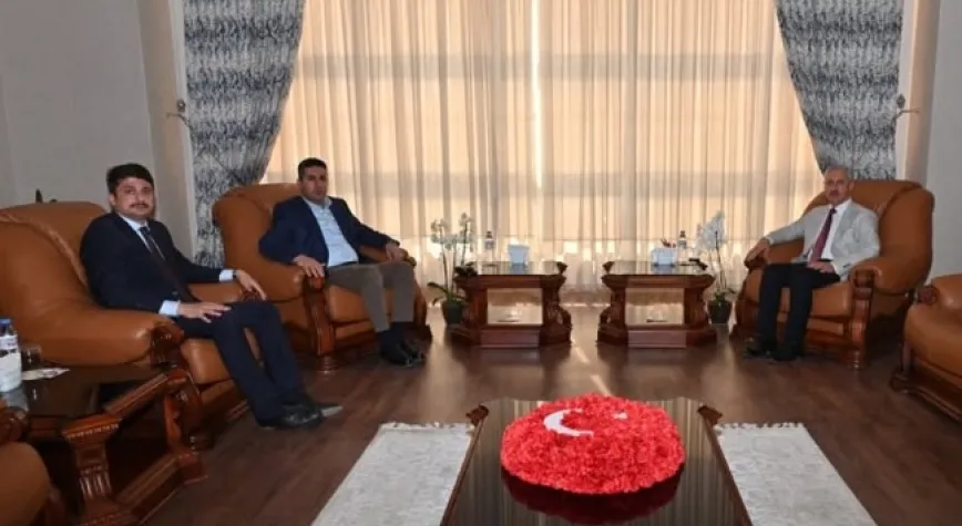 REKTÖR EREN’E NEZAKET ZİYARETİ
