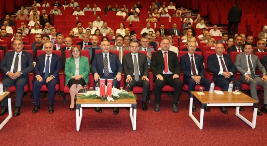 Rektör Prof. Dr. Veysel Eren, Üniversiteler Arası İş Birliği Zirvesine Katıldı