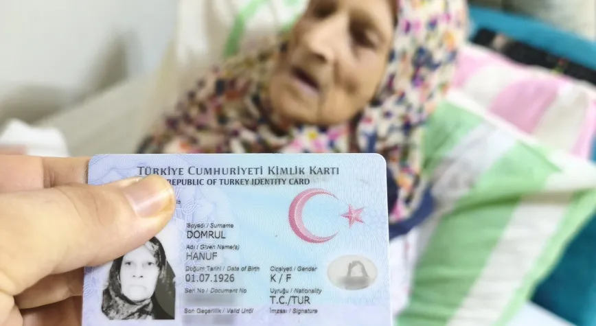Reyhanlı'da 100 Yaşındaki Hanuf Nine, 171 Kişilik Ailesiyle Yaşıyor