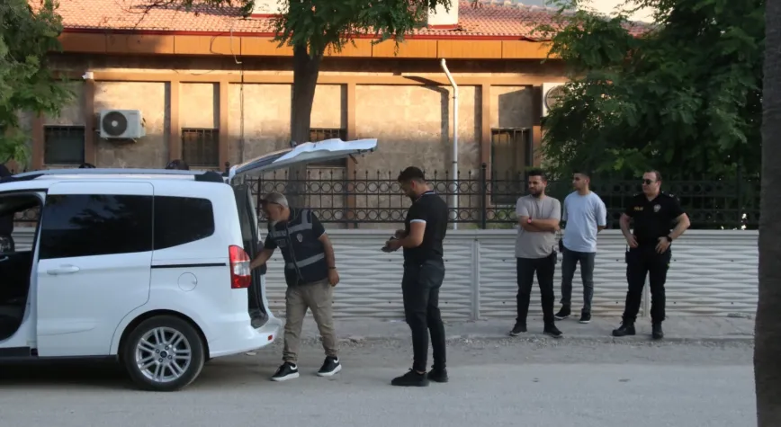 Reyhanlı’da Asayiş ve Trafik Uygulaması: Aranan Şahıslar Yakalandı, Yüzlerce Araç Denetlendi
