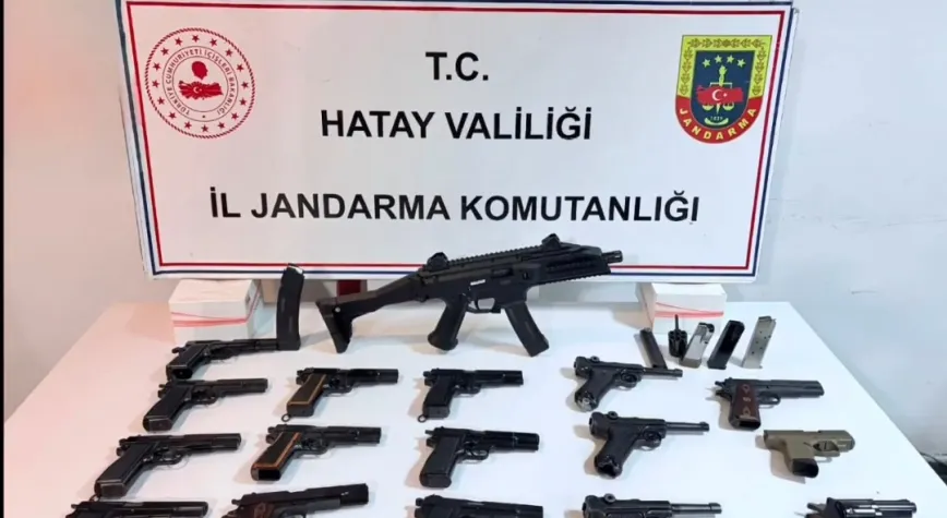 Reyhanlı’da Tırdan Çok Sayıda Silah Çıktı: 1 Şüpheli Tutuklandı