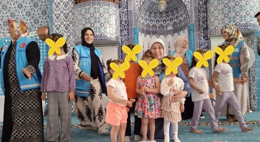 Reyhanlı’da Yetim Yüzler Bayramlıklarla Güldü