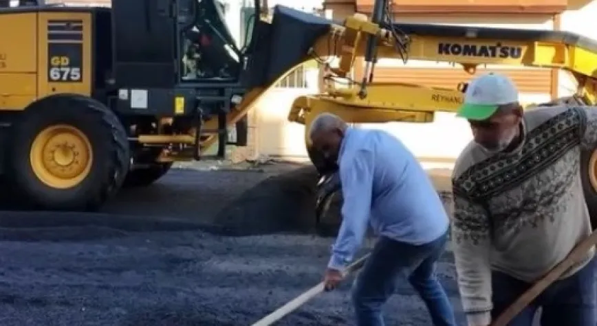 REYHANLI’DA YOLLAR ASFALTLANIYOR