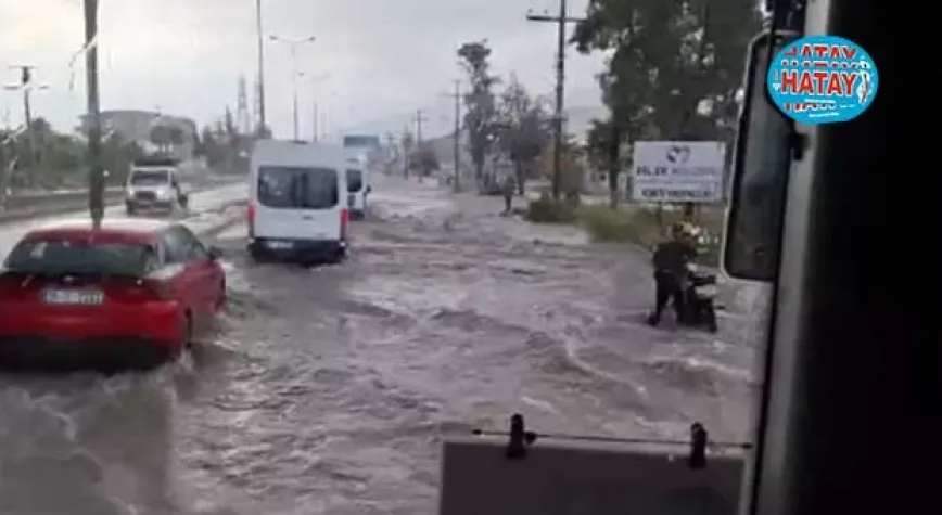 Sağanak Yağış İskenderun’u vurdu