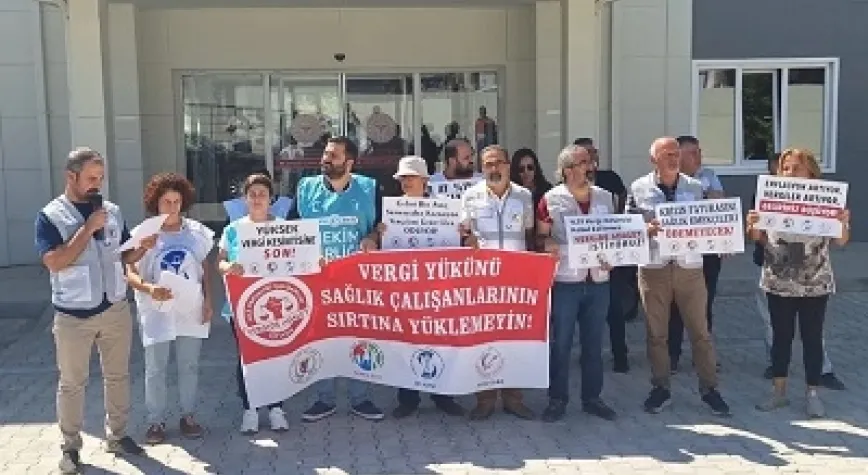 SAĞLIK ÇALIŞANLARI HAKLARINI ARAMAYA DEVAM EDİYOR