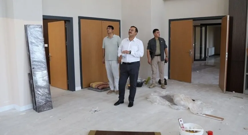 Şahin, yeni hükümet konağını inceledi