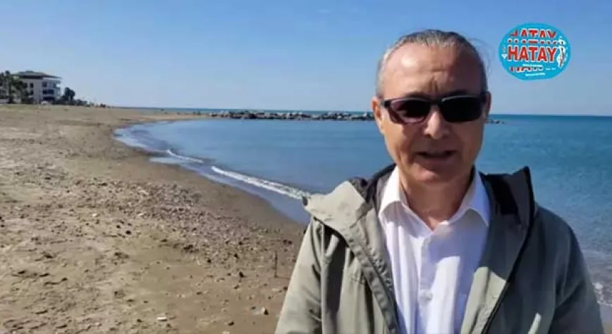Samandağ sahilinde denizanaları kıyıya vurdu