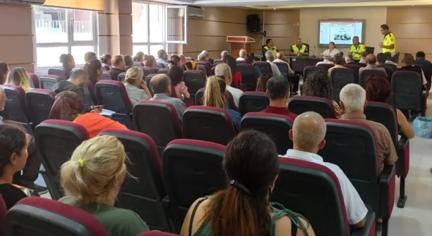 SAMANDAĞ’DA SERVİS ŞOFÖRLERİNE EĞİTİM VERİLDİ