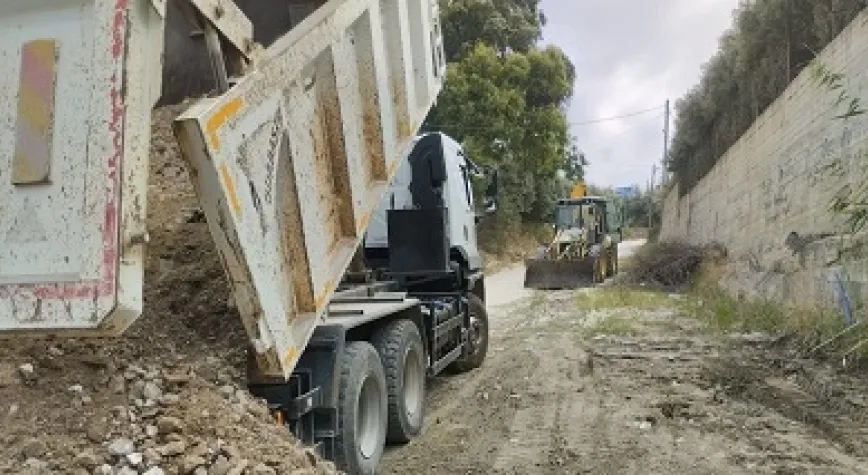 SAMANDAĞ’DA YOL BAKIM ÇALIŞMALARI DEVAM EDİYOR