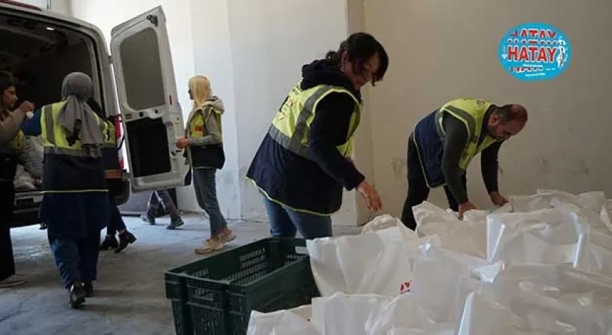 SAMANDAĞLI ÜRETİCİNİN BAĞIŞLADIĞI 2 TON MANDALİNA VATANDAŞA ULAŞTIRILDI