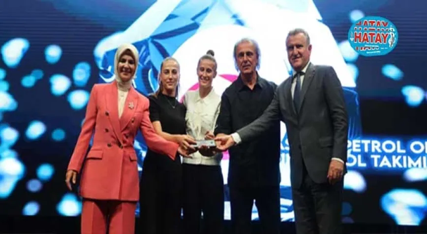 Şampiyon Galatasaray Petrol Ofisi’ne 4 ödül birden