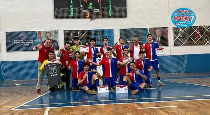 ŞAMPİYONUN ADI YÜKSELİŞ KOLEJİ