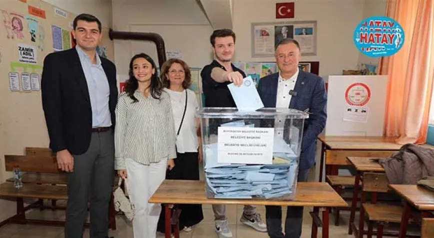 Savaş Ailesi oylarını Defne İlçesinde kullandı