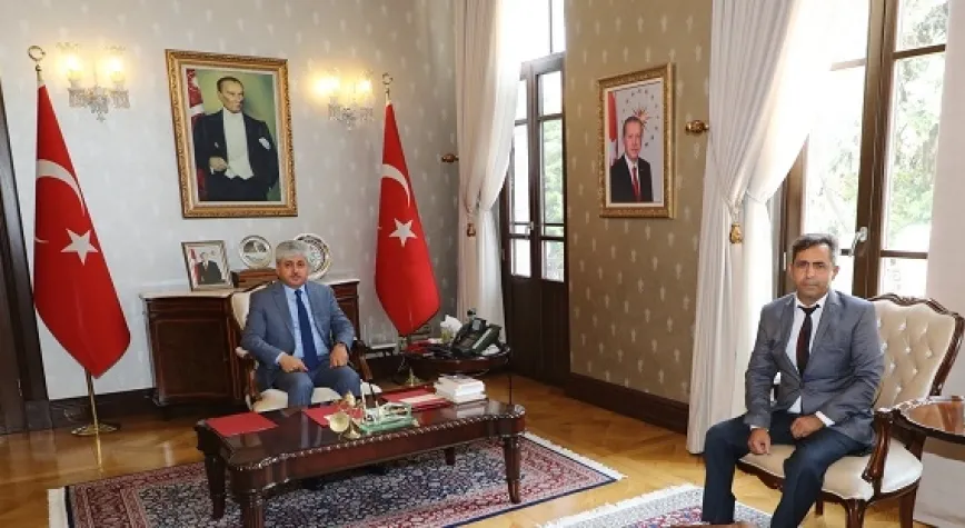 Şehit Kardeşini Makamında Ağırladı