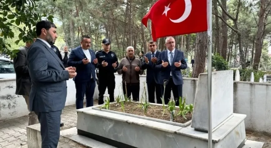 Şehit Polis Burhan Mercan Kabri Başında Anıldı