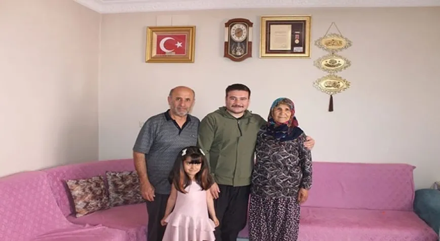 ŞEHİTLERİMİZİN AİLELERİ BAŞIMIZIN TACI