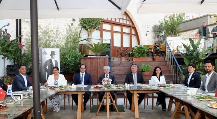 ŞEHRİN GÜZEL BİR MEYDANA, REKREASYON ALANLARINA İHTİYACI VAR