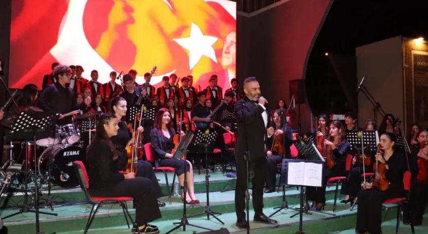 Selim Nevzat Şahin Anadolu Lisesi’nden Muhteşem Cumhuriyet Konseri