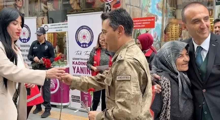 Şiddetin Karşısındalar Kadınların Yanındalar!
