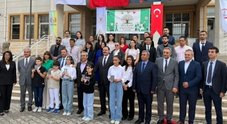Sofular İmam Hatip Ortaokulu’nda Sürdürülebilir Bir Gelecek Ekelim Erasmus Projesi Açılışı Gerçekleştirildi