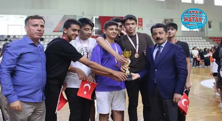 SPORTİF YARIŞMALARDA ÖDÜLLER VERİLDİ