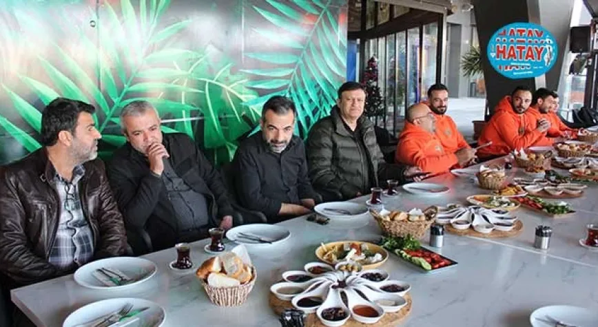 STERLİN LOUNGE’DEN İSKENDERUNLU BASKETBOLCULARA KAHVALTILI MORAL