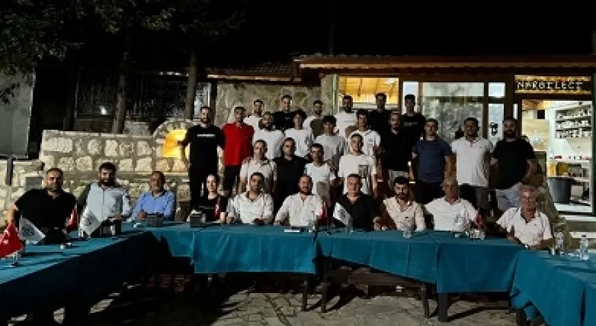 SÜMERSPOR YÖNETİMİ ŞAMPİYONLUK İÇİN KOLLARI SIVADI