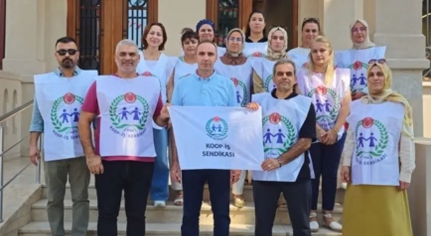 SYDV çalışanları iş bırakarak grev önlüğü giydi
