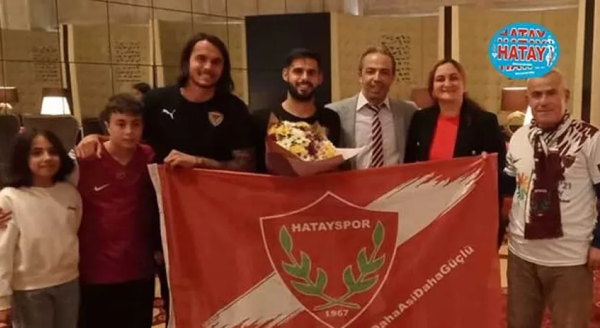 TARAFTARLAR HATAYSPOR’U BAŞKENTTE KAMP YAPTIĞI OTELDE ZİYARET ETTİ