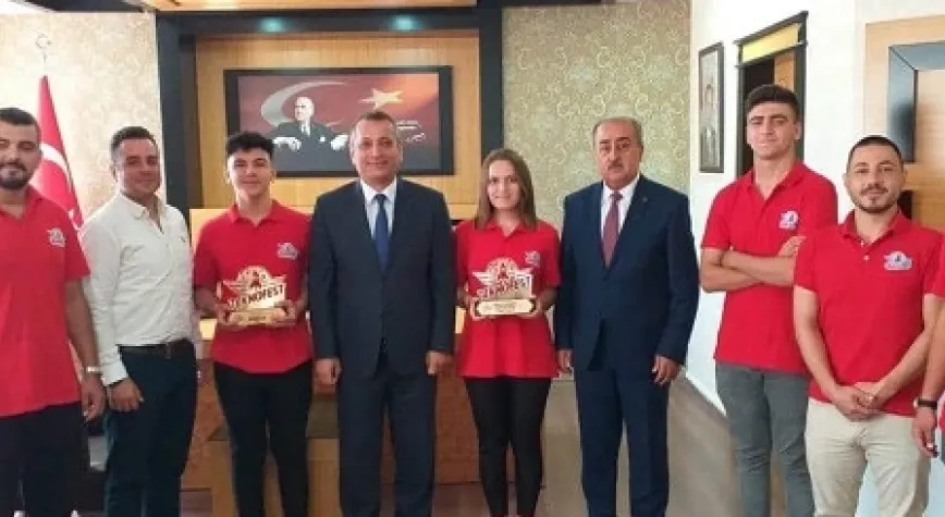 TEKNOFEST TÜRKİYE BİRİNCİLERİ ÖDÜLLENDİRİLDİ