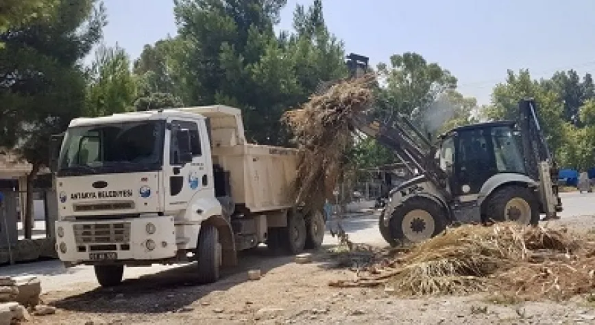 TEMİZLİK ÇALIŞMALARI ARALIKSIZ SÜRÜYOR
