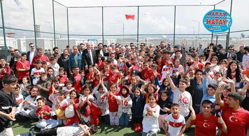 TFF HEYETİ DEPREMZEDELERLE BAYRAMLAŞTI