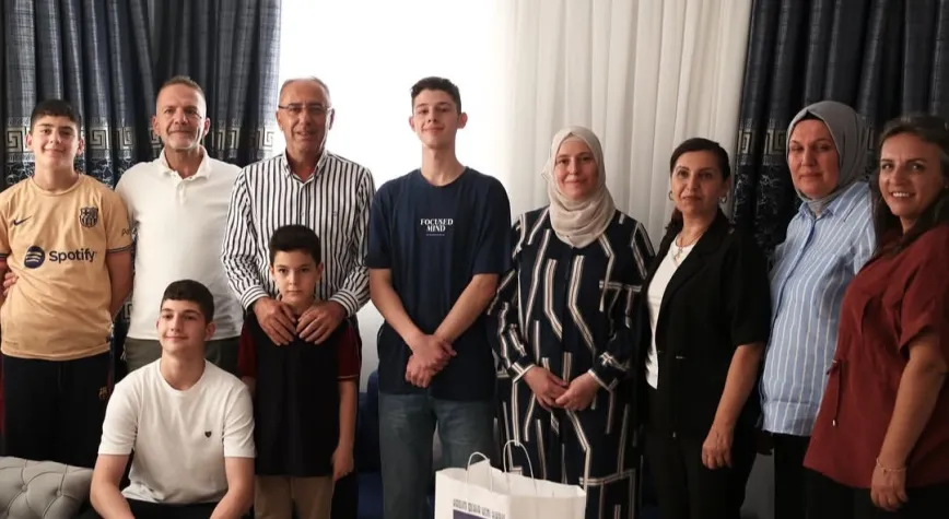 Tıp Fakültesini Kazanan Münir Masri’ye Antakya’dan Tebrik Ziyareti