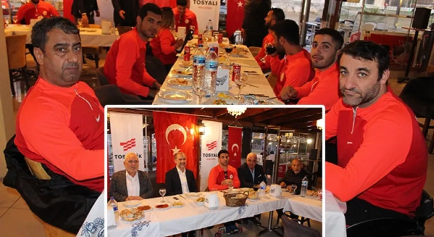 TOSYALI HOLDİNG'TEN ENGELLİ BASKETBOLCULARA YEMEK İKRAMI