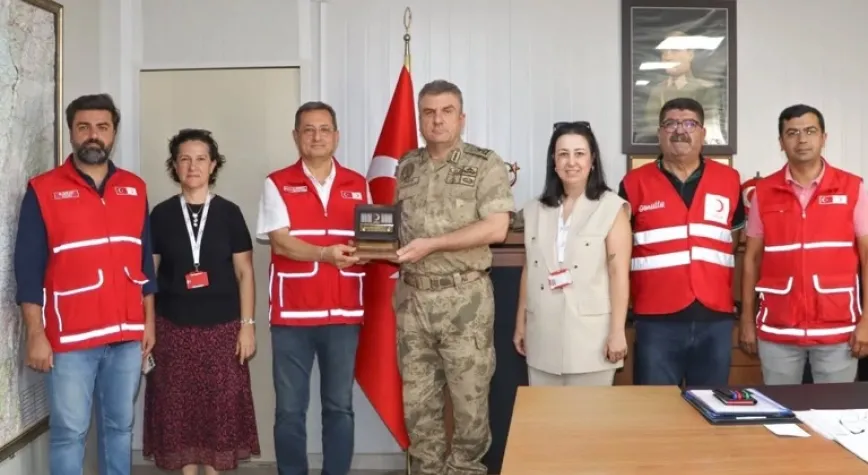 Tuğgeneral Şimşek’e teşekkür plaketi