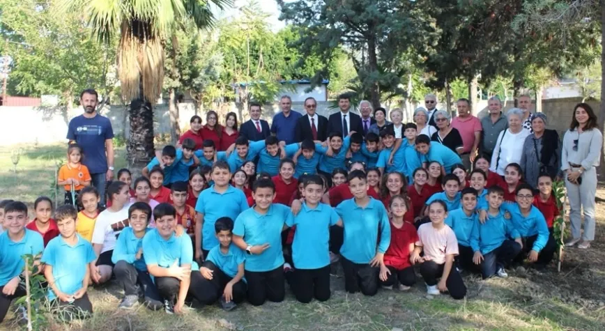 Türk Anneler Derneği çocuklarla fidan dikti