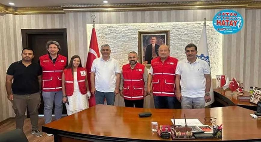 TÜRK KIZILAYI ÖZÇELİK -İŞ SENDİKASINI ZİYARET ETTİ