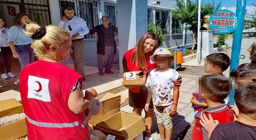 TÜRK KIZILAYI’NDAN ÖĞRRENCİLERE HİJYEN PAKETİ