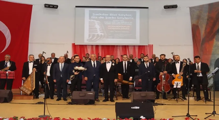 TÜRK MÜZİĞİ KOROSU İLK KONSERİNİ VERDİ