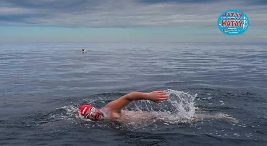 Türk Sporcu Murat Öz, 7 Oceans Parkurlarından Yeni Zelanda'da bulunan Cook Strait kanalını yüzerek geçti