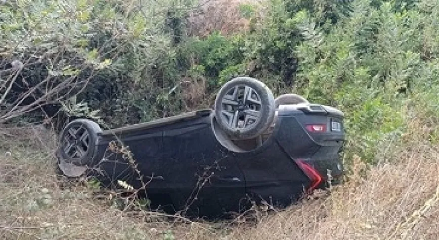 UÇURUMA YUVARLANAN OTOMOBİLDE 3 KİŞİ YARALANDI