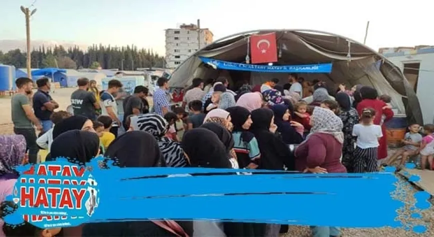ÜLKÜ OCAKLARI AŞURE DAĞITTI