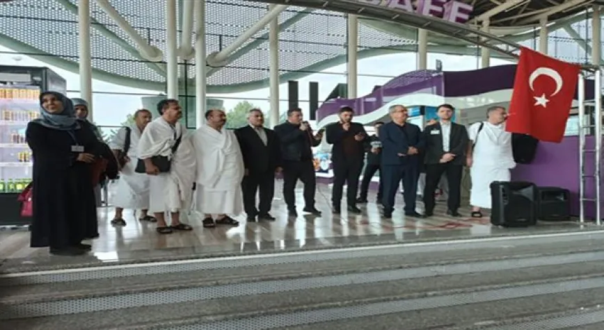 Umre Yolcuları Mukaddes Mekana Uğurlandı