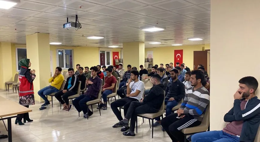 Üniversitelilere seminer