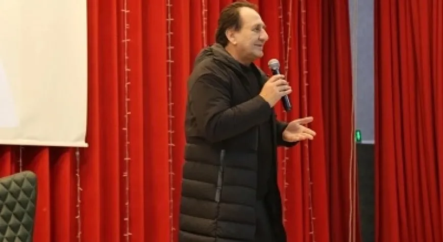 Ünlü Oyuncu Özgür Ozan Öğrencilerle Buluştu!