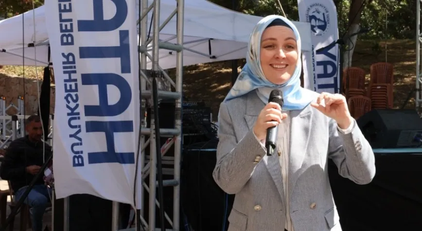 Ünlü Yazar Hatice Kübra Tongar Reyhanlı’da