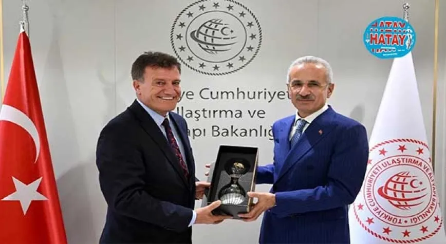 URALOĞLU İLE KKTC BAYINDIRLIK VE ULAŞTIRMA BAKANI  ARIKLI GÖRÜŞMESİ