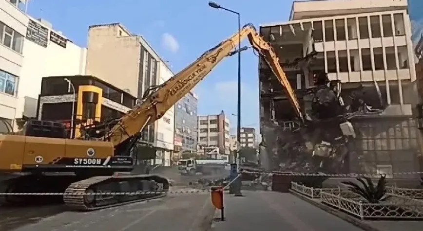 Vakıfbank'ın Eski Binası Yıkılıyor!