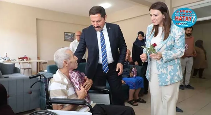 VALİ MASATLI BAYRAMDA ZİYARETLERDE BULUNDU